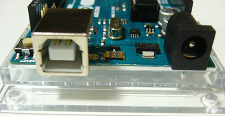Arduino の USB と DC ジャック側の様子