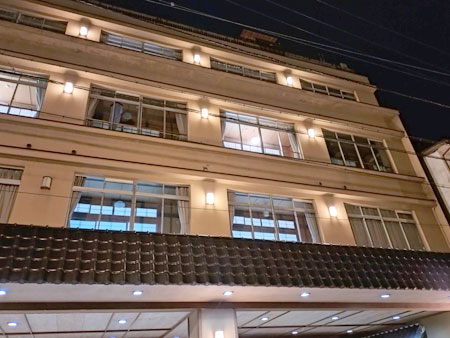 「泉都」の外観