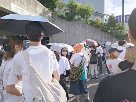 アーティストごとのグッズ販売は08:00までに行こう